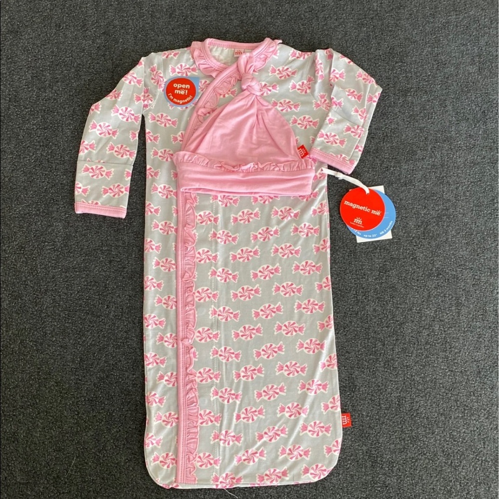 Magnetic Me Gown and Hat NWT